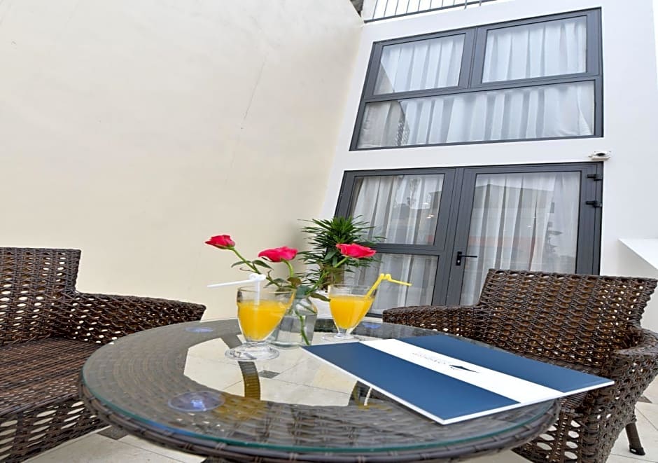 Bella Rosa Trendy Hotel