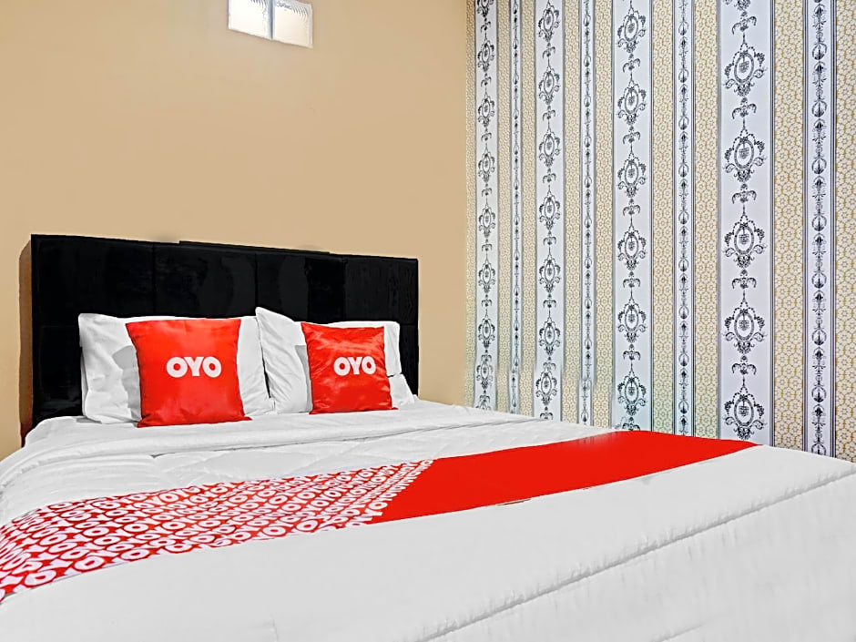 OYO 90469 Benhil Karet Tengsin