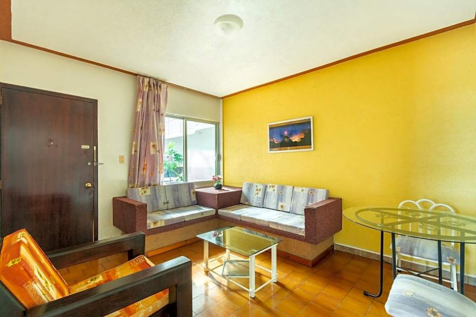 OYO Hotel Casa Blanca