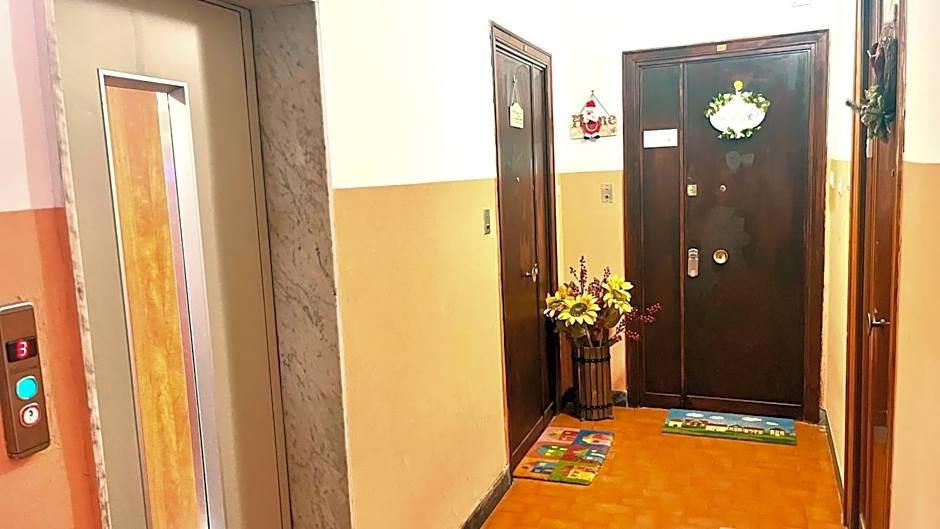 Home Jocy Spacious 3 Bed rooms Apartment with private Parking Ideal for Groups