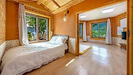 Tongyoung Blue House Spa Pension