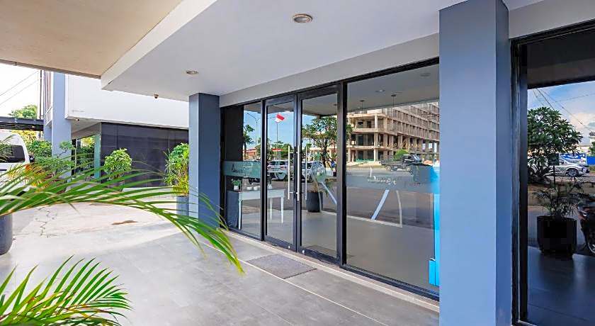 RedDoorz Plus near Ferry Terminal Batam Center