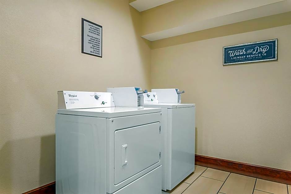 Best Western Plus Plaza By The Green