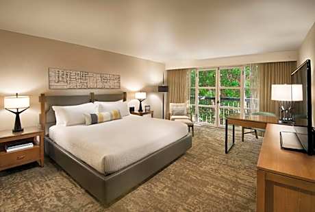 King Room with Courtyard View