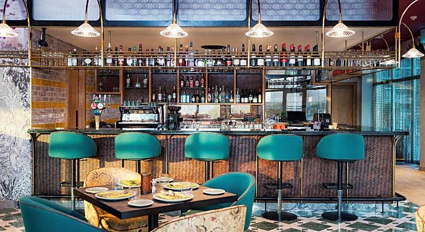 Movenpick Hotel Jumeirah Lakes Towers