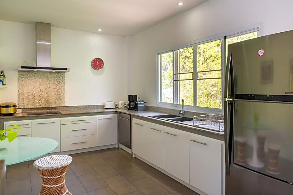 3BR Villa Private Pool 10min to Beach