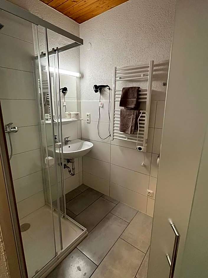 Pension Steiner, 6143 Matrei am Brenner!!Check-in between 15 - 21 o'clock!! No breakfast