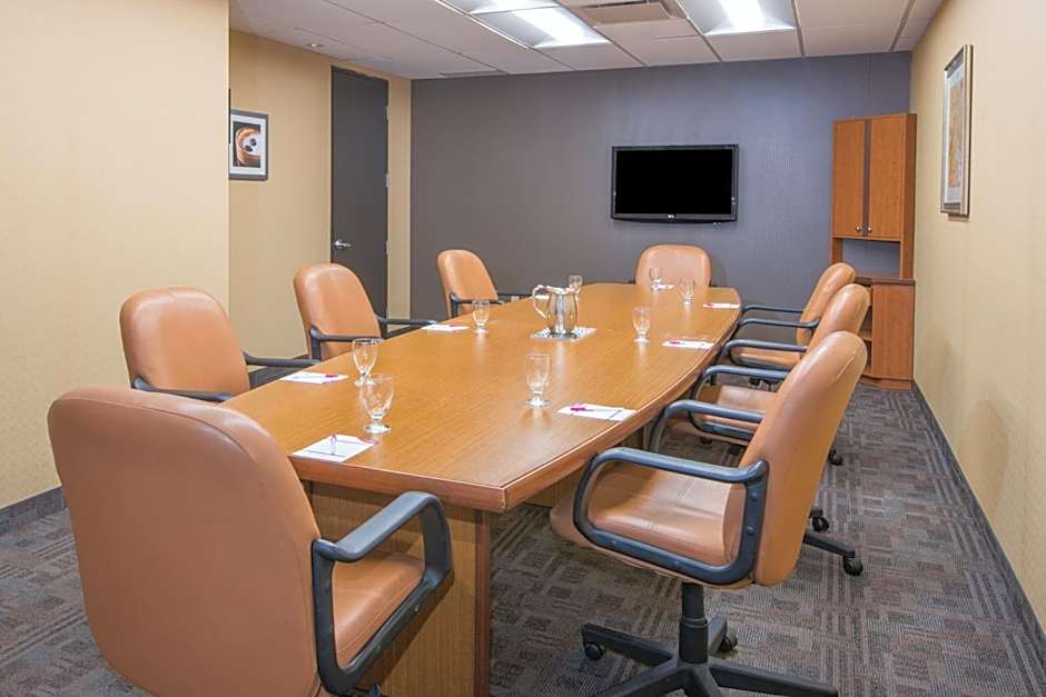 Crowne Plaza Kitchener-Waterloo By IHG