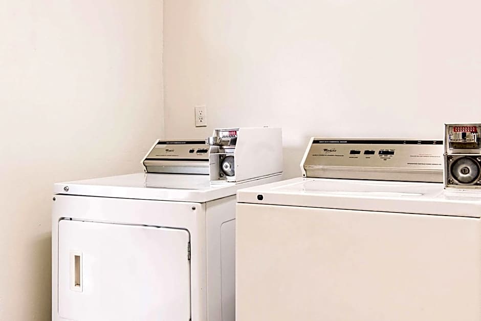 Econo Lodge Holland - Toledo