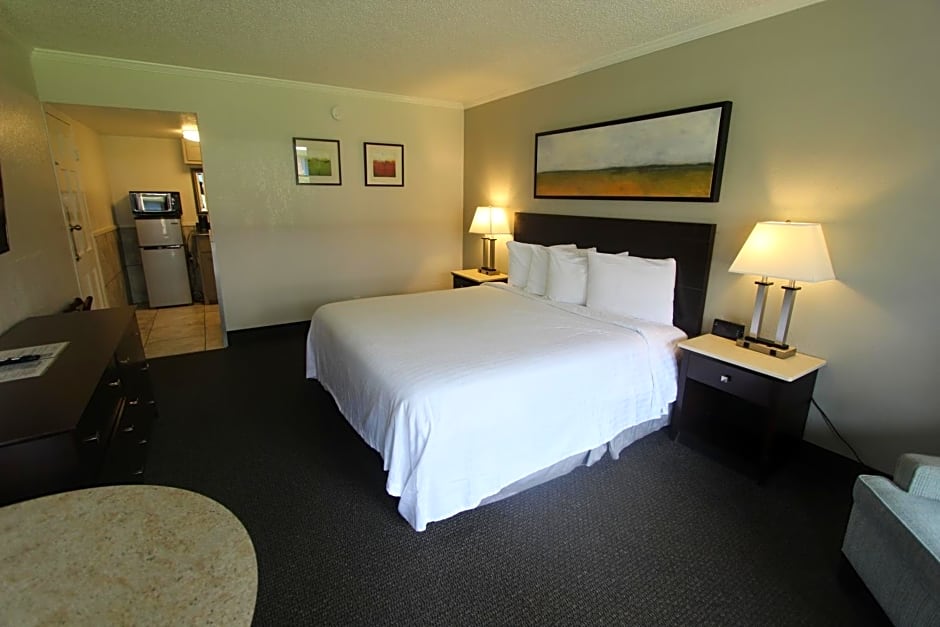 At Home Inn - Pensacola