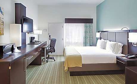 Standard King Room with Pool View