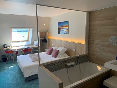 Romantic Double Room with Sea View