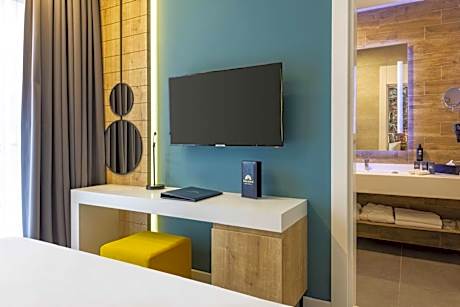 Accessible Corner Room