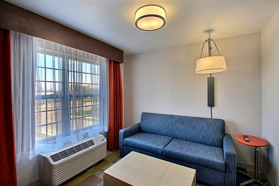 Holiday Inn Express Hotel & Suites Milwaukee Airport