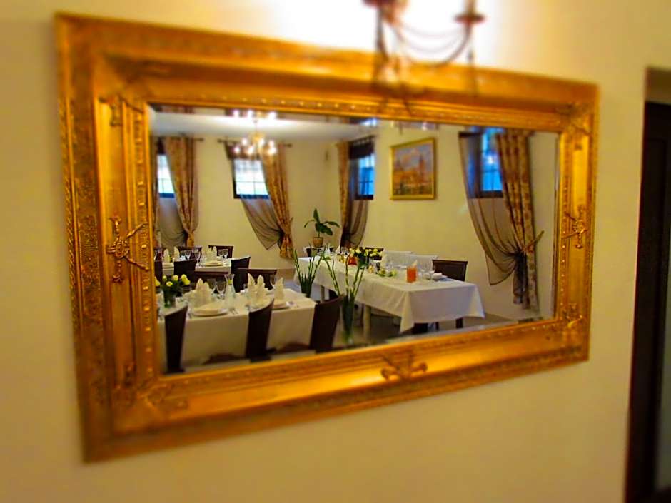 Dworek Złoty Róg Hotel i Restauracja