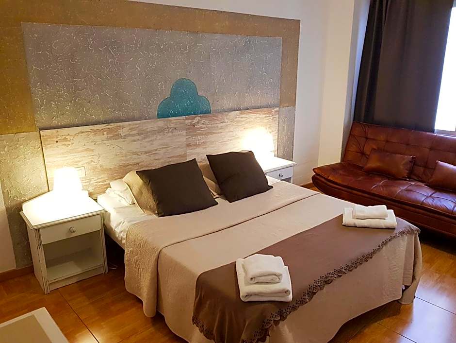 Photo 1 of 11 of Double Room