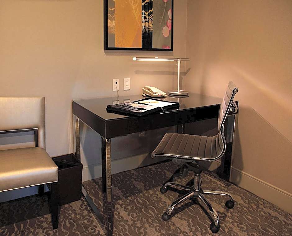 DoubleTree by Hilton Claremont