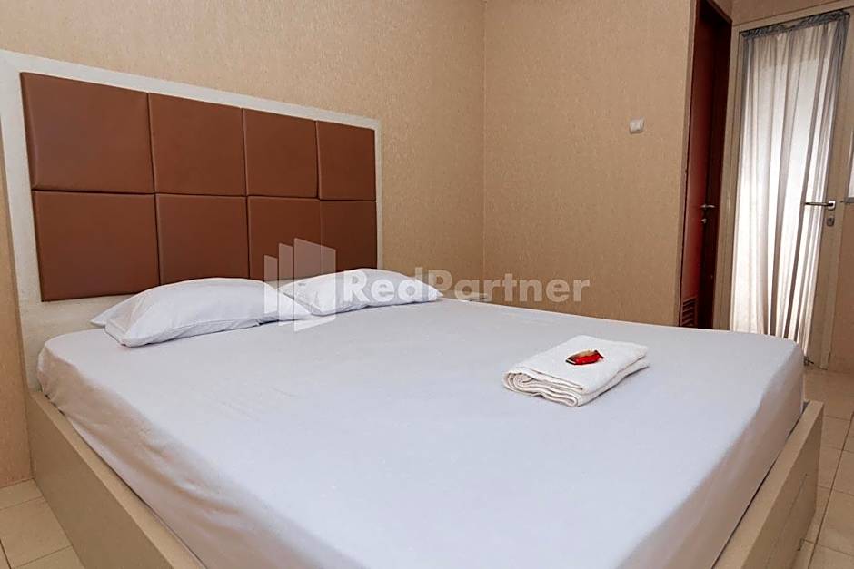 RedLiving Apartemen Green Lake View Ciputat Syafa Property Tower E