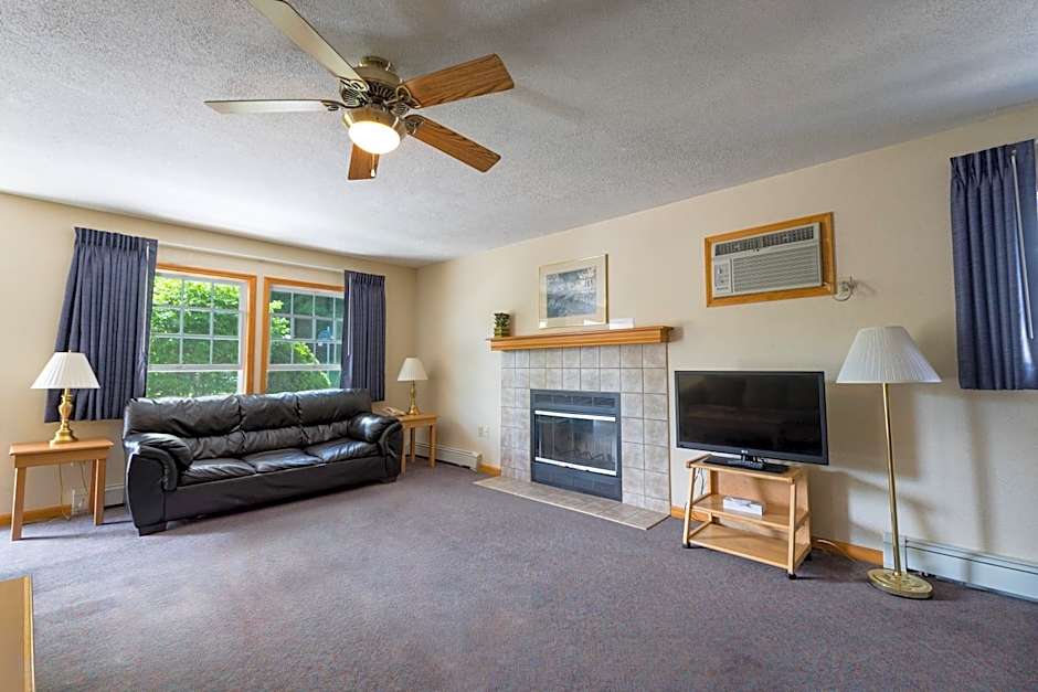 Adirondack Retreat Inn & Suites