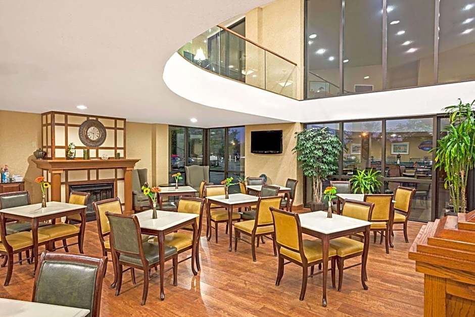 Baymont by Wyndham Louisville Airport South