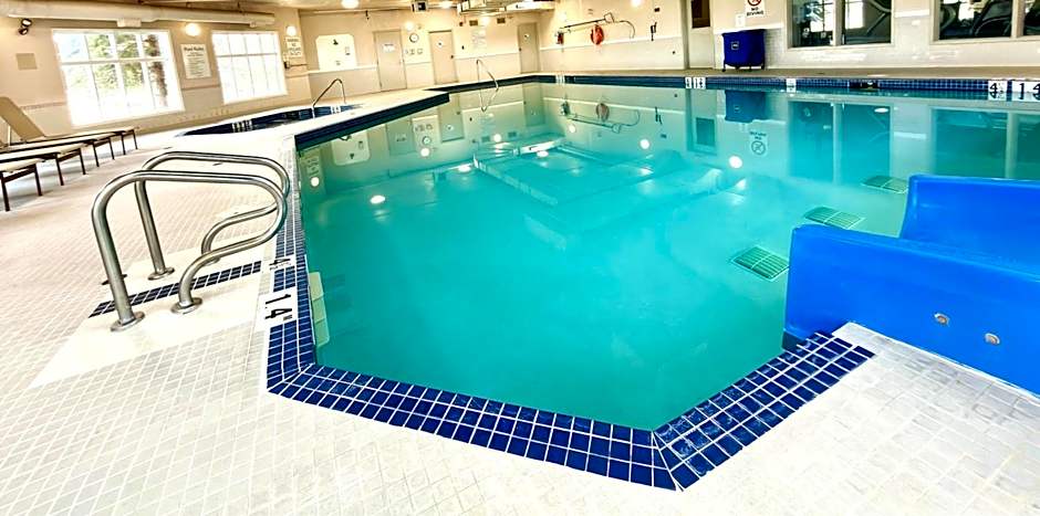 Holiday Inn Express Airdrie By IHG