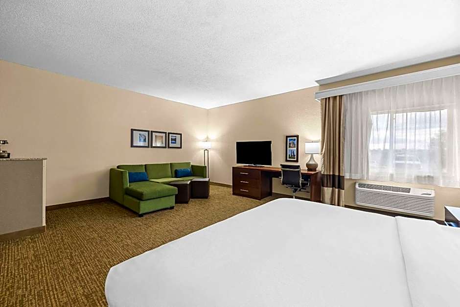 Comfort Inn & Suites Pueblo