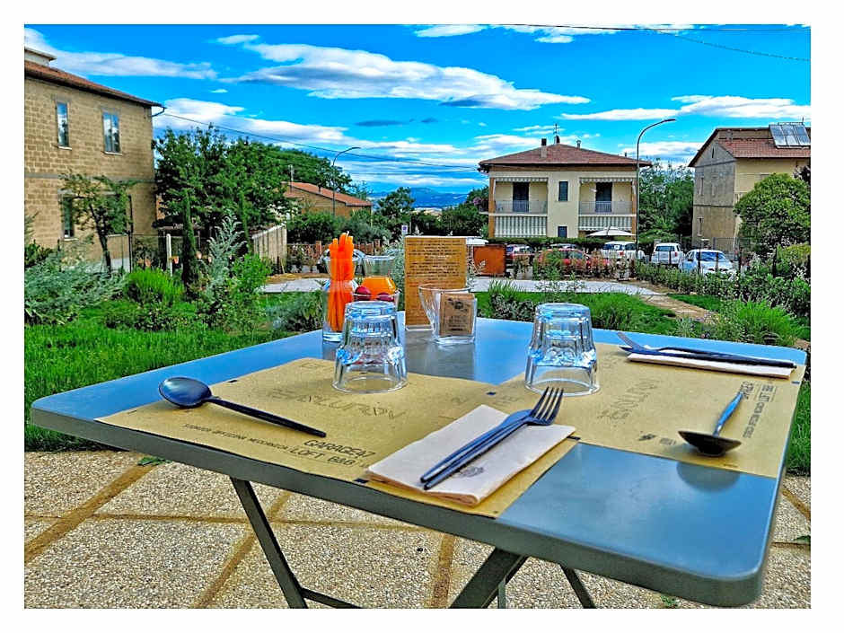 GARAGE47 Storica Officina Meccanica LOFT B&B iN PIENZA