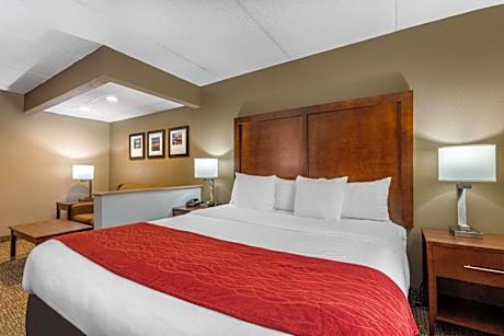 King Suite - Non-Smoking