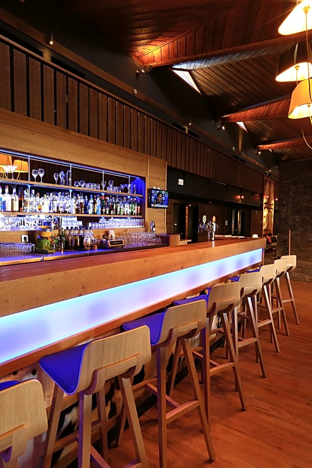 SOWELL COLLECTION Marmotel