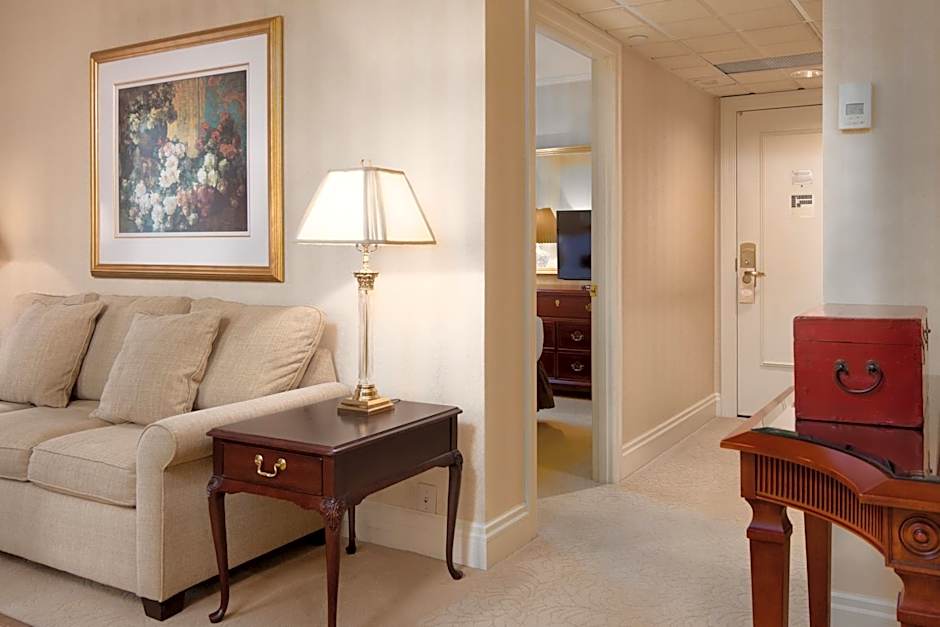 Mayflower Park Hotel