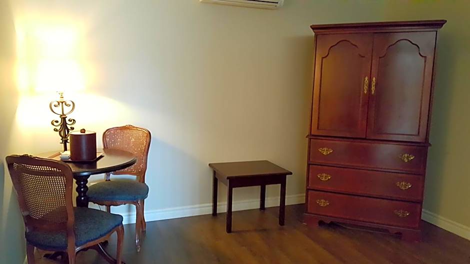 Duvernay Studios and Suites