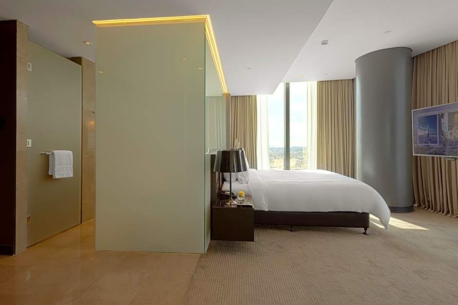 Photo 1 of 5 of Larger 1 King Bed, Corner, City View, High Floor