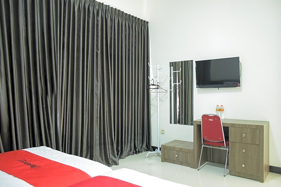 RedDoorz near GOR Satria Purwokerto