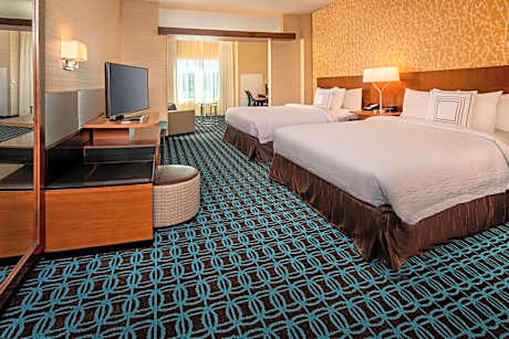 Suite, 2 Queen, Sofa bed
