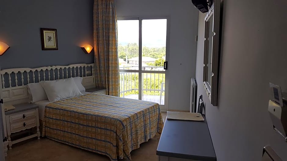 Photo 1 of 2 of SINGLE ROOM