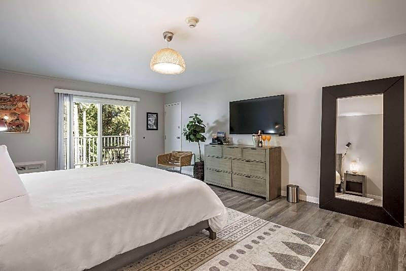 The Shore Club Wisconsin, an Ascend Collection Hotel