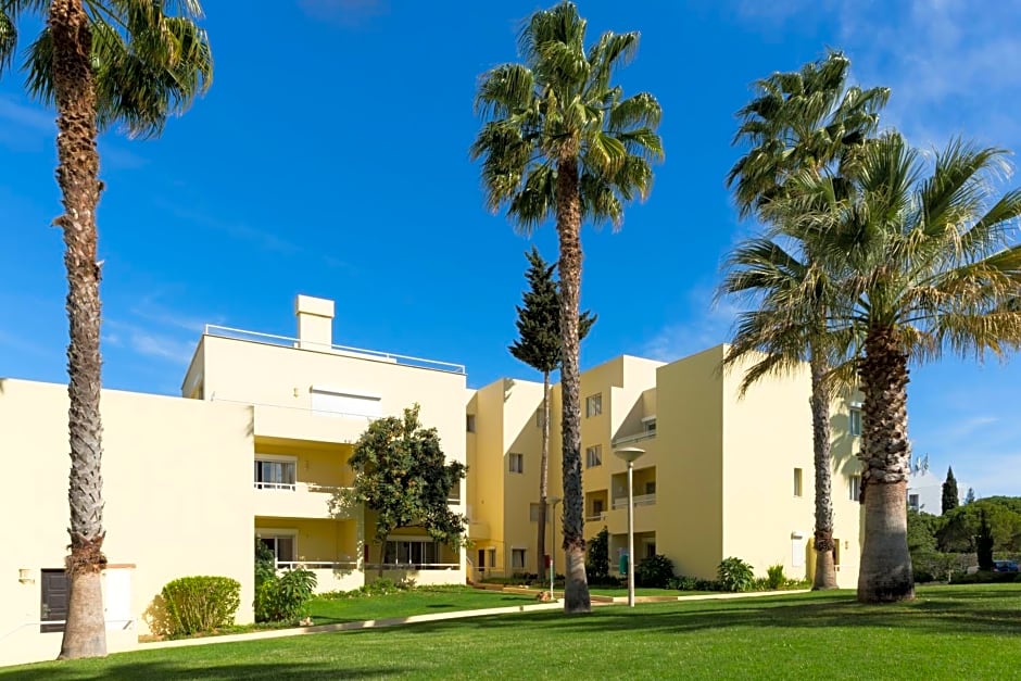 Parque Mourabel, Oasis Village & Pe do Lago