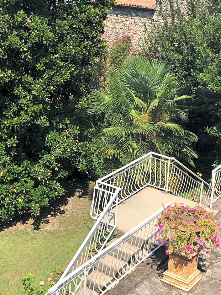 Villa House and Garden B&B