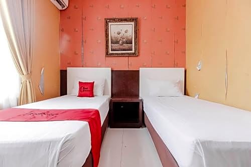 RedDoorz near Pasar Pagi Cirebon