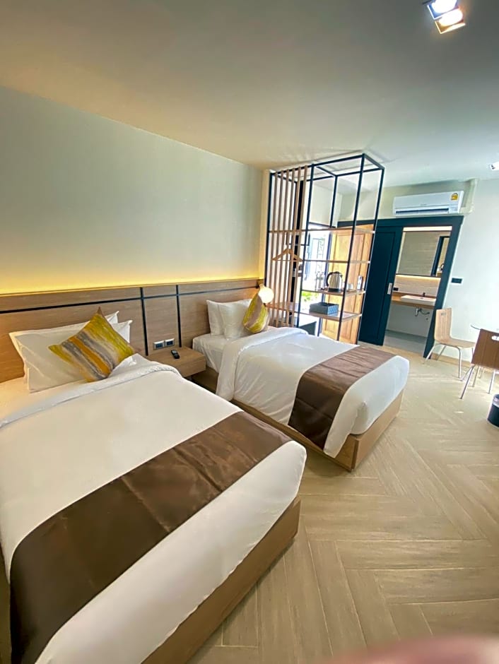 The Gold Living Life