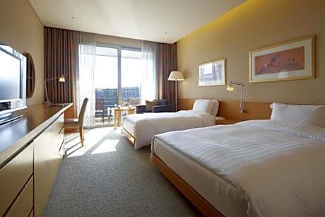 Superior Twin Room with Access to Sauna, Pool, Fitness