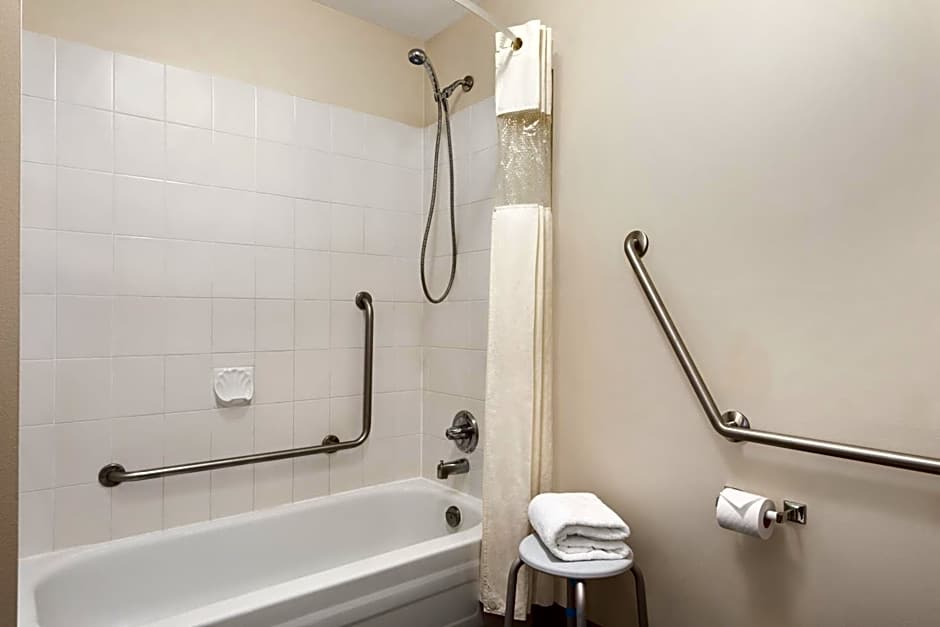 Days Inn by Wyndham Kelowna
