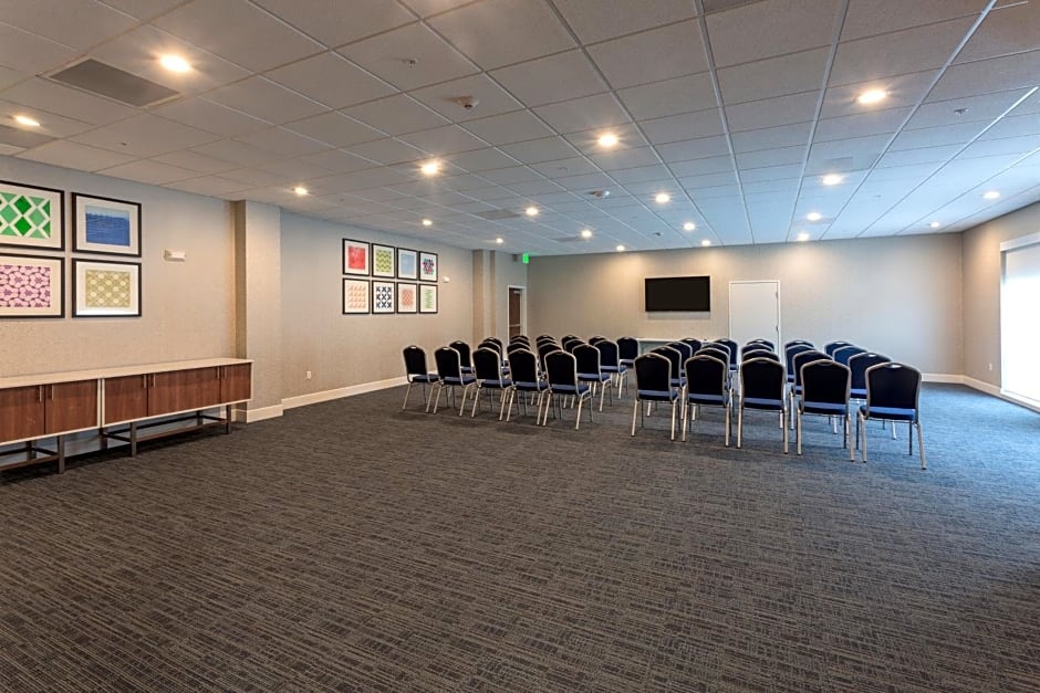 Holiday Inn Express & Suites Seattle South - Tukwila By IHG