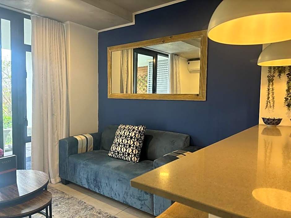 Hugos Seaside Haven E210