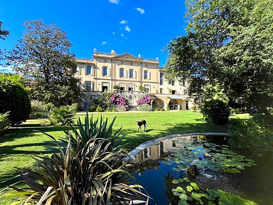 Château de Collias - Maison de Vacances