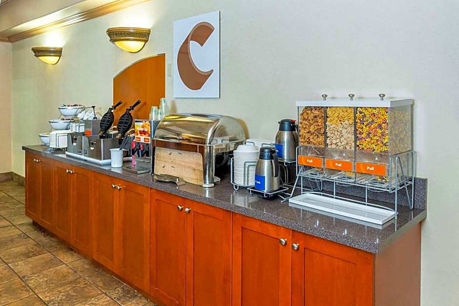 Comfort Inn & Suites