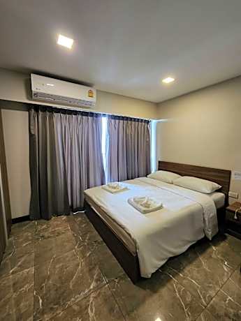 Deluxe Queen City View