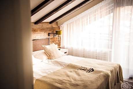 Penthouse Deluxe Suite