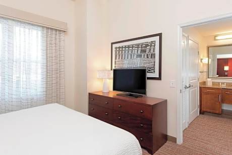 Suite, 1 Bedroom (1 King Bed and 1 Double Sofa Bed)