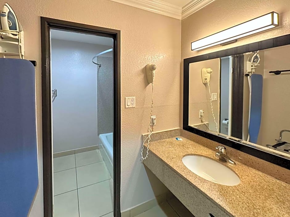 Studio 6 Mesa, AZ ? Near Downtown &amp; Sloan Park
